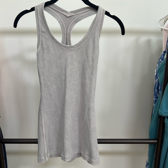Lululemon race back tank. Worn one time - Picture 1 of 2